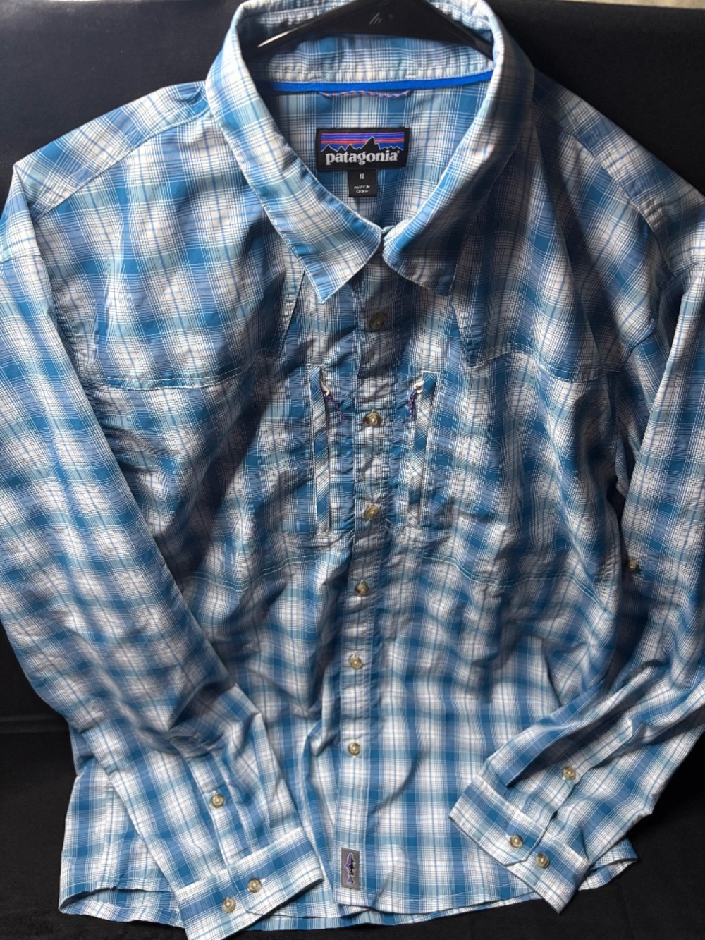 Patagonia Men’s Medium Plaid Long Sleeve Hiking Shirt Dual Zip Pockets Blue.